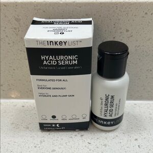 The Inkey List Hyaluronic Acid Serum - Black and White